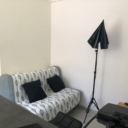 Appartement Lisieux Calme Tres Bien Equipe Exterior photo
