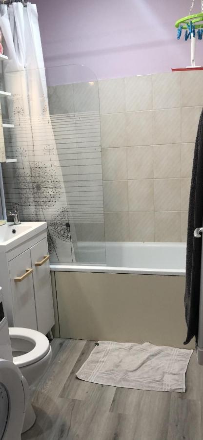 Appartement Lisieux Calme Tres Bien Equipe Exterior photo